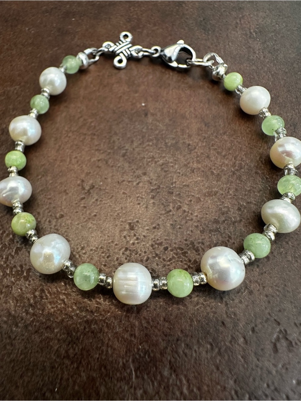 Handmade Green Chalcedony and White Pearl Beaded Bracelet